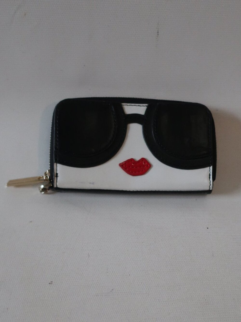 Womens Alice + Olivia by Stacey Bendet Black White Red Leather Zip Card Wallet